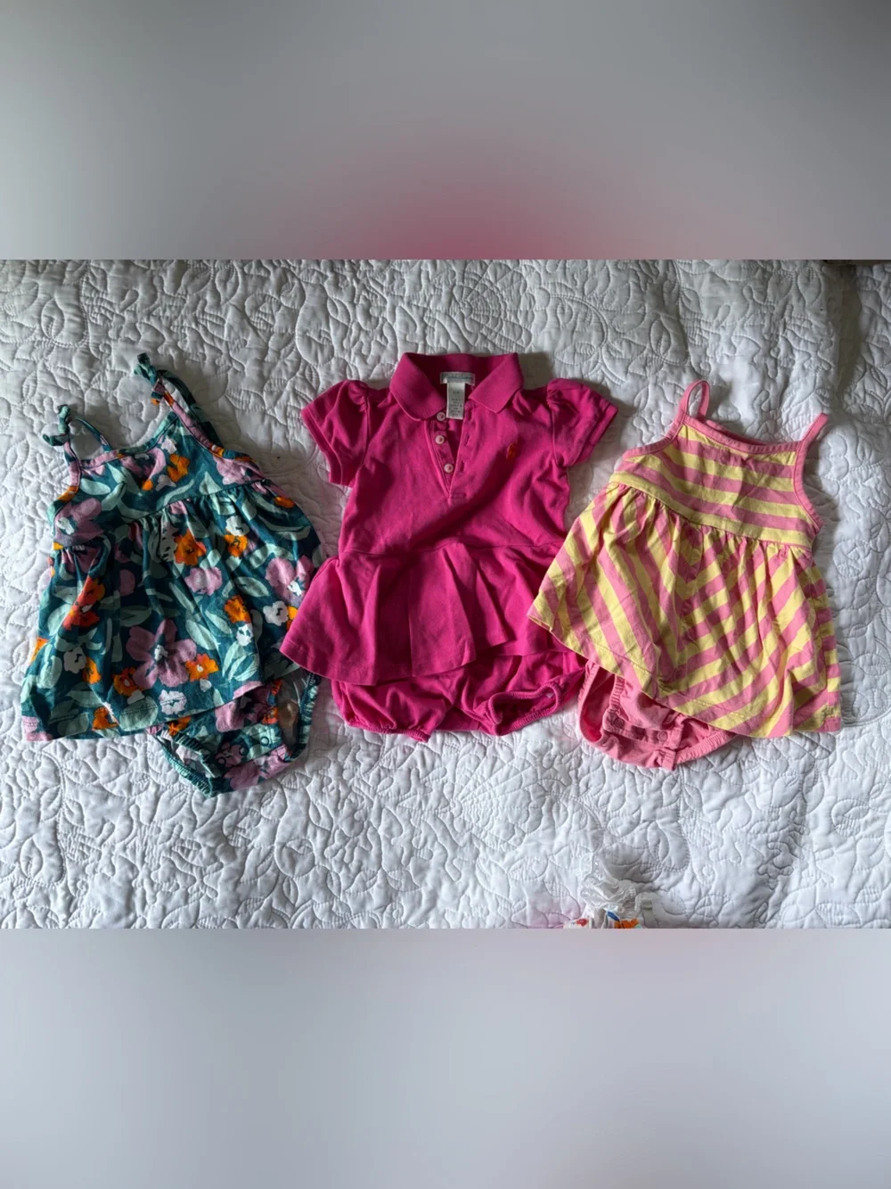 Bundle of girls summer clothes / size 12 months
